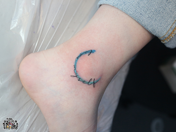 名古屋　タトゥー　女性